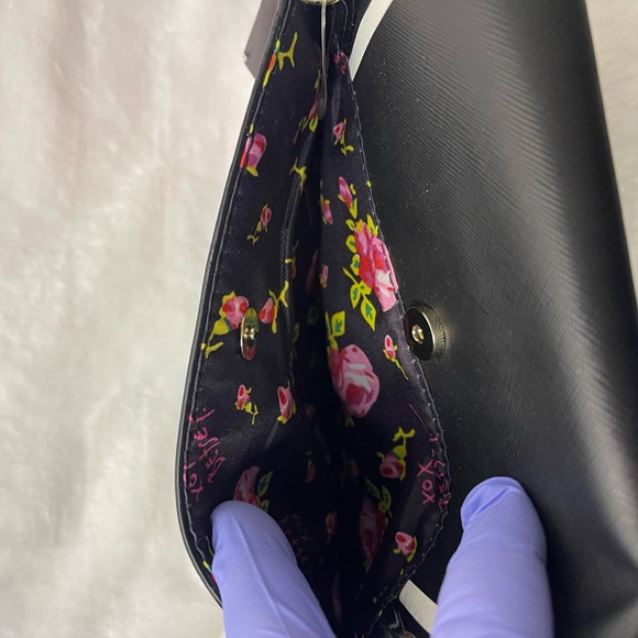 Betsy Johnson shoulder bag, NWT - Picture 10 of 12